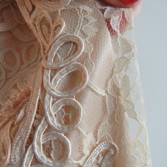 VINTAGE SUE WONG NOCTURNE Cream Soutache Lace Floral Shift Dress Y2K - Size US 8 - Picture 10 of 16